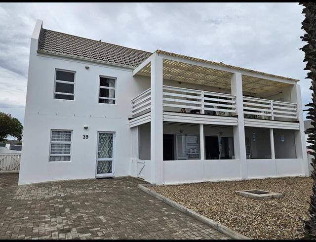 3 BEDROOM HOUSE FOR SALE IN GOLDEN MILE